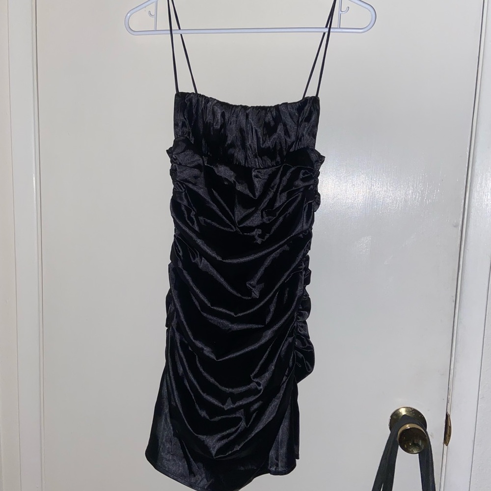 Salty black ruched dress